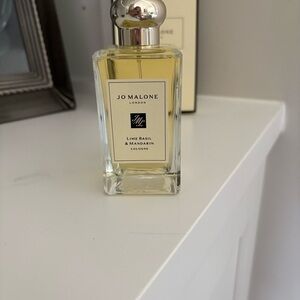 Jo Malone Lime Basil & Mandarin Cologne - Soft Yellow